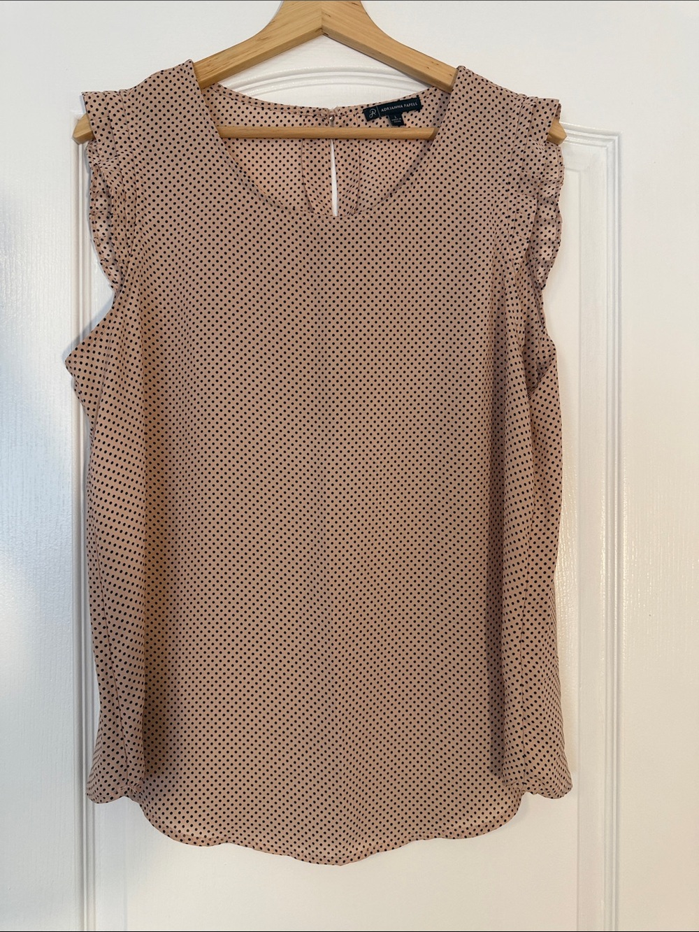 Adrianna Papell Sleeveless Polka Dot Blouse – Size L – Soft & Elegant